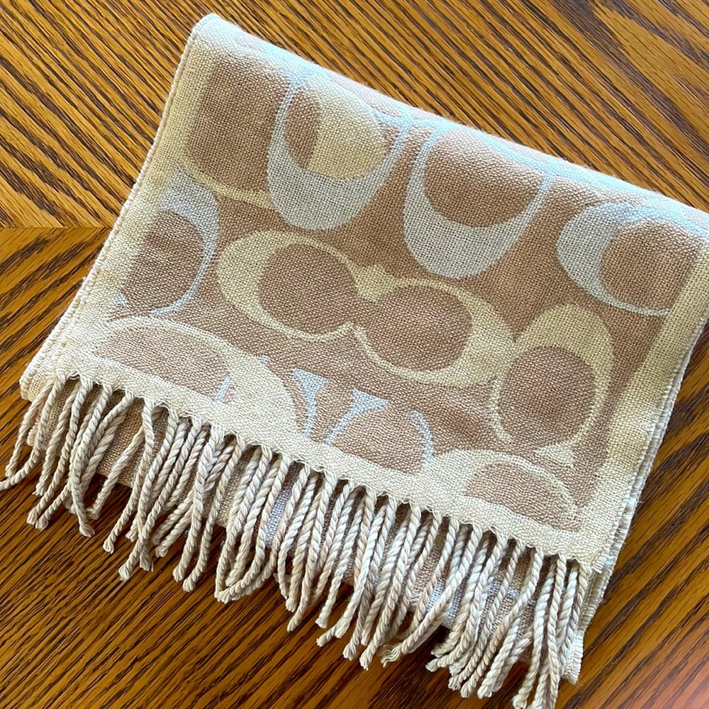 Coach Signature Scarf - Tan & Cream